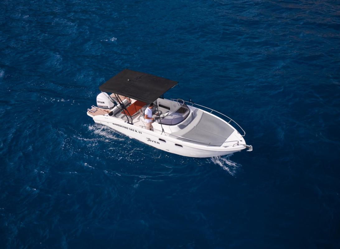 Motorboat 28ft cabin Saver